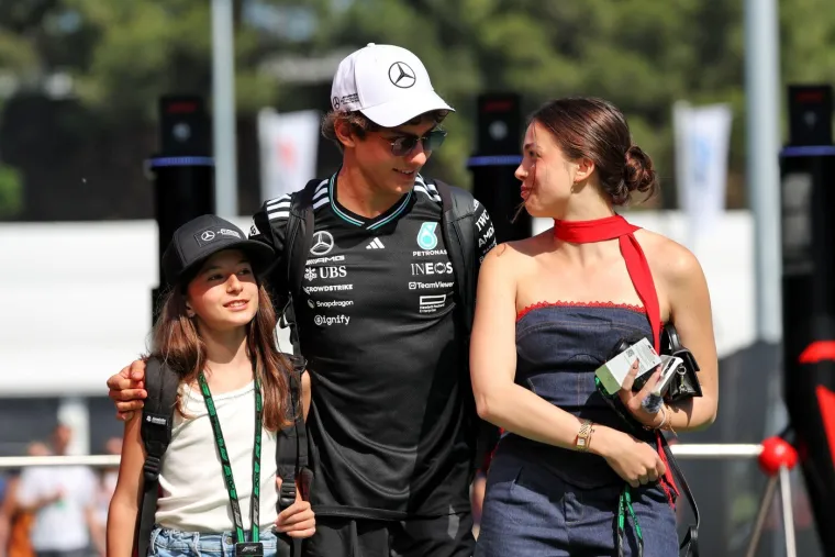 Tko je biv&scaron;a djevojka nove F1 senzacije? Kimija ostavila uoči utrke karijere, a evo čime se bavi