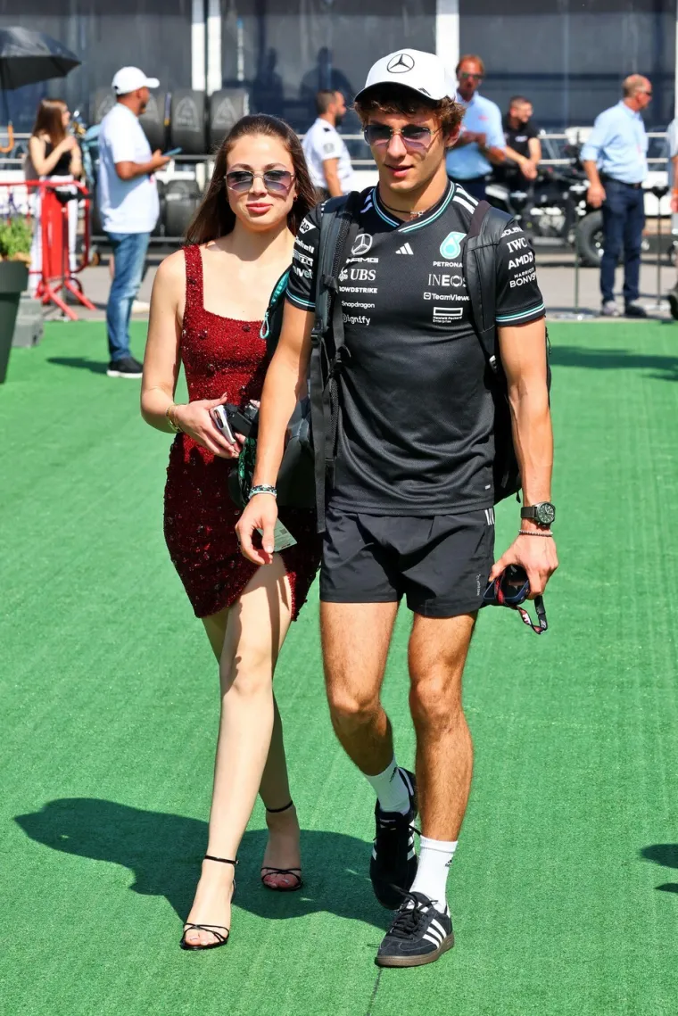 Tko je biv&scaron;a djevojka nove F1 senzacije? Kimija ostavila uoči utrke karijere, a evo čime se bavi