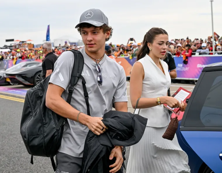 Tko je biv&scaron;a djevojka nove F1 senzacije? Kimija ostavila uoči utrke karijere, a evo čime se bavi