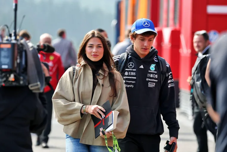 Tko je biv&scaron;a djevojka nove F1 senzacije? Kimija ostavila uoči utrke karijere, a evo čime se bavi