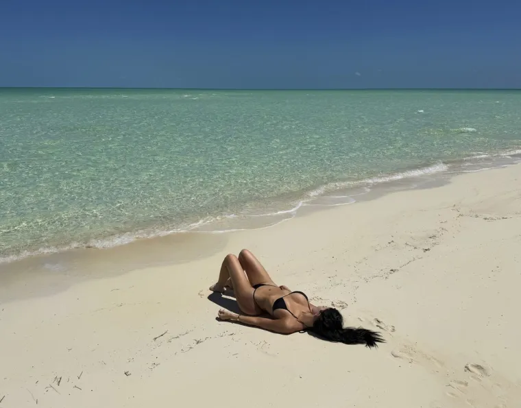 Opa! Kylie Jenner pratitelje 'počastila' vrućim fotografijama u bikiniju