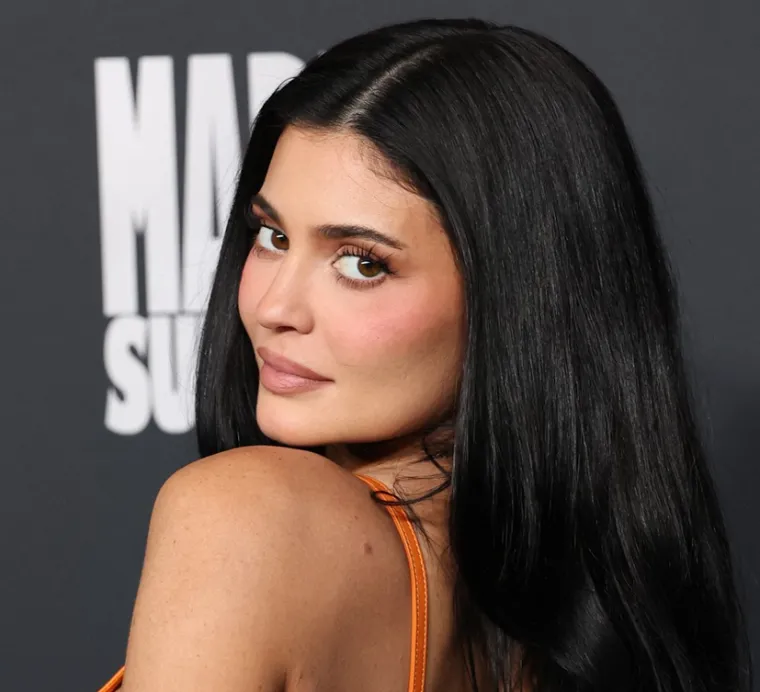 Opa! Kylie Jenner pratitelje 'počastila' vrućim fotografijama u bikiniju