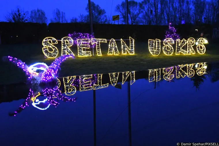 Čak 60.000 svjetlećih pisanica krasi imanje Salaj: Pogledajte najljep&scaron;u uskrsnu bajku