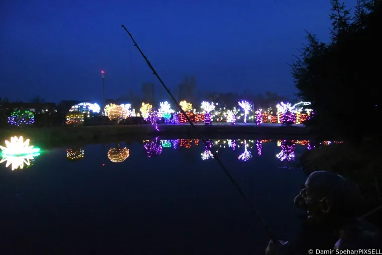 Čak 60.000 svjetlećih pisanica krasi imanje Salaj: Pogledajte najljep&scaron;u uskrsnu bajku