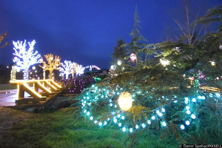 Čak 60.000 svjetlećih pisanica krasi imanje Salaj: Pogledajte najljep&scaron;u uskrsnu bajku