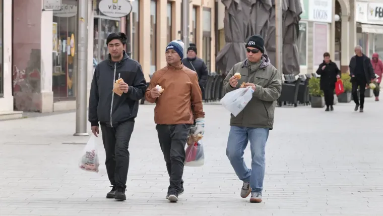 Tko je dama u tigrastom koja je odu&scaron;evila sve prolaznike u &scaron;etnji gradom?