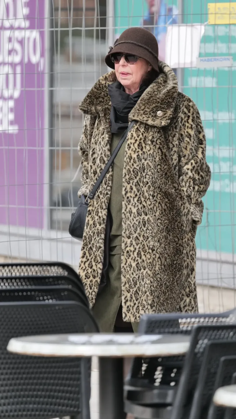 Tko je dama u tigrastom koja je odu&scaron;evila sve prolaznike u &scaron;etnji gradom?