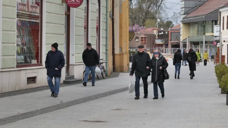 Tko je dama u tigrastom koja je odu&scaron;evila sve prolaznike u &scaron;etnji gradom?