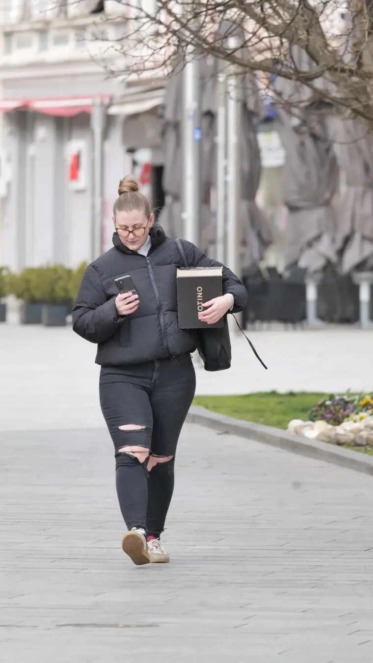 Tko je dama u tigrastom koja je odu&scaron;evila sve prolaznike u &scaron;etnji gradom?