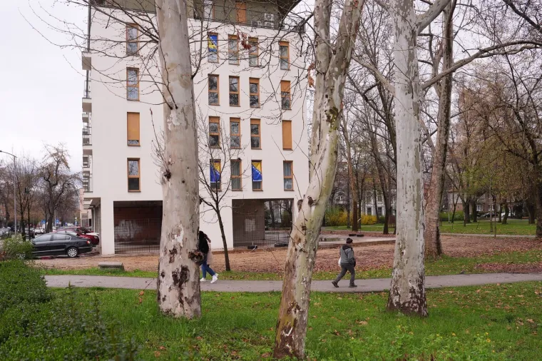 Ovo je Balkon koji vrijedi 500 eura za utakmicu s Italijom, ali sve poglede uzele su lijepe Bosanke