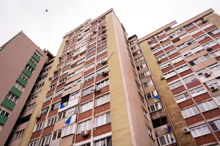 Ovo je Balkon koji vrijedi 500 eura za utakmicu s Italijom, ali sve poglede uzele su lijepe Bosanke