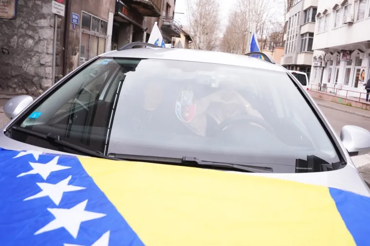 Ovo je Balkon koji vrijedi 500 eura za utakmicu s Italijom, ali sve poglede uzele su lijepe Bosanke