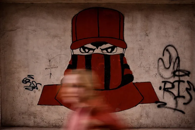 Ovo je Balkon koji vrijedi 500 eura za utakmicu s Italijom, ali sve poglede uzele su lijepe Bosanke