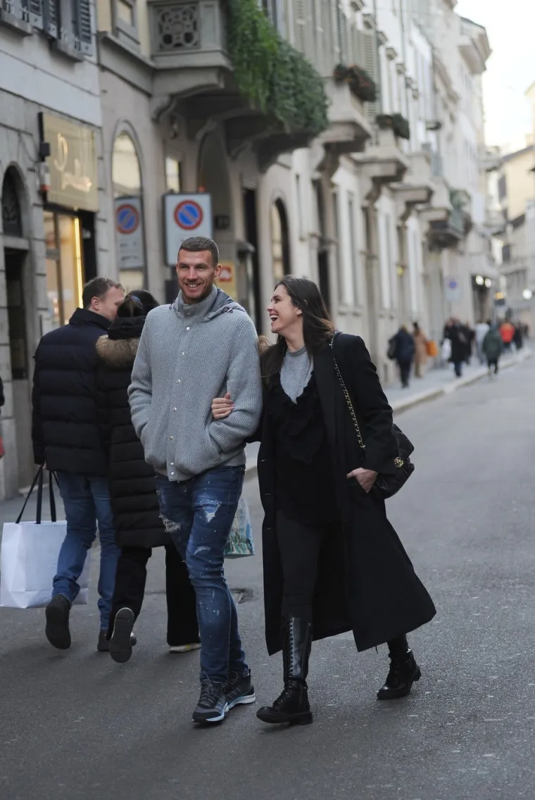 Ona je najpoznatija BiH WAG-sica: Suprug joj zarađuje milijune, a ona brine o petero djece