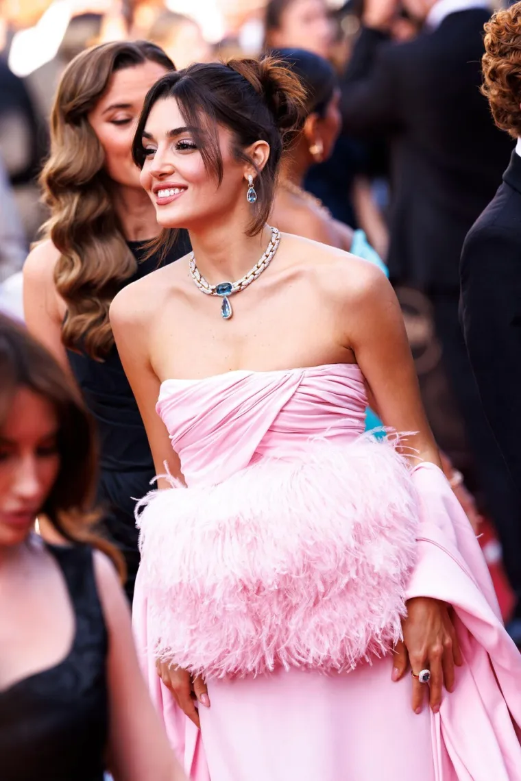 Turska glumica ima buran život: Zavela Brada Pitta, 'ukrala' muževe i upala u skandal s drogom