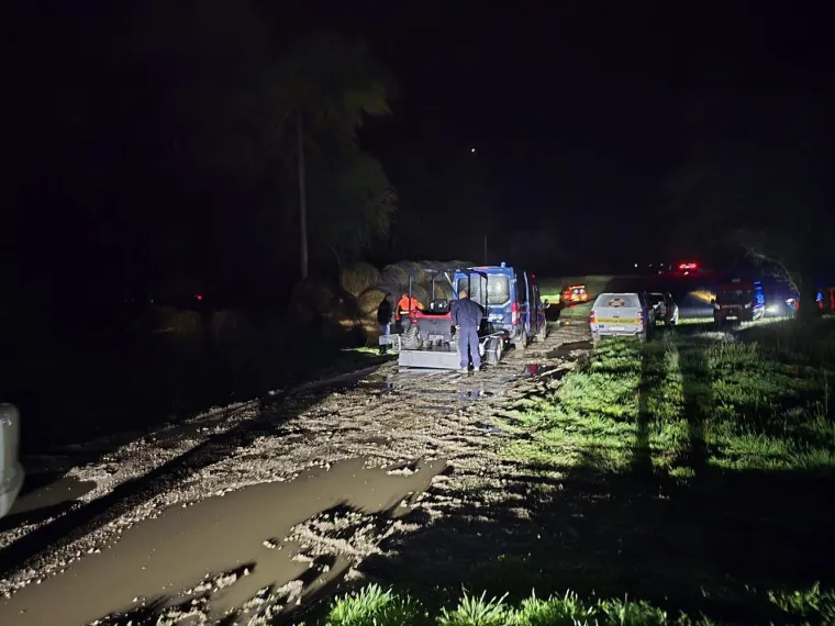 Pogledajte prizore noćne drame, iz Save izvukli 30 ljudi: 'Zapeli su u močvari'