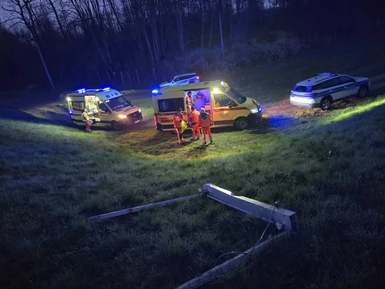 Pogledajte prizore noćne drame, iz Save izvukli 30 ljudi: 'Zapeli su u močvari'