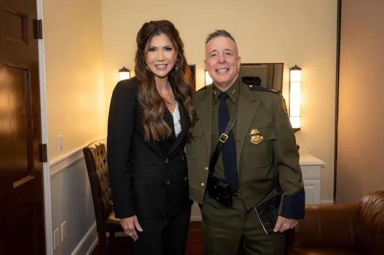 Zovu je 'Ice Barbika': Tko je kontroverzna Kristi o kojoj bruje svjetski mediji i Trump?