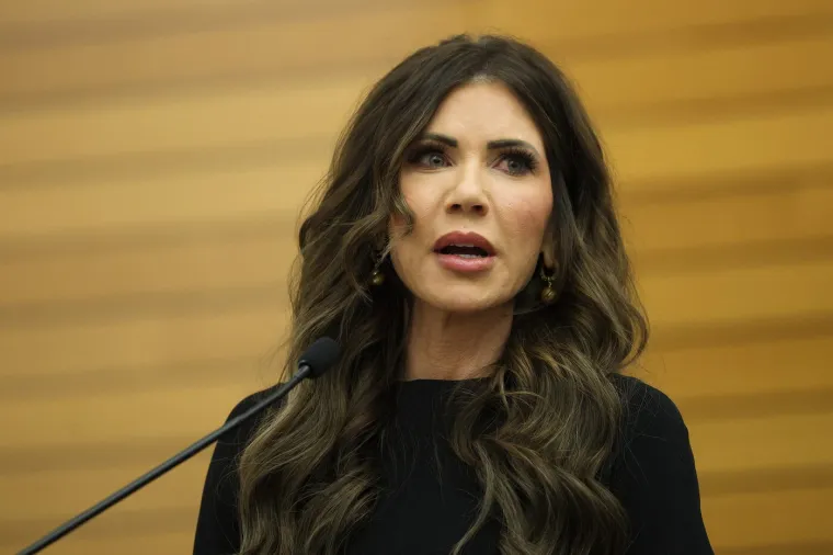 Zovu je 'Ice Barbika': Tko je kontroverzna Kristi o kojoj bruje svjetski mediji i Trump?