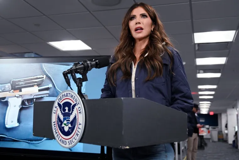 Zovu je 'Ice Barbika': Tko je kontroverzna Kristi o kojoj bruje svjetski mediji i Trump?