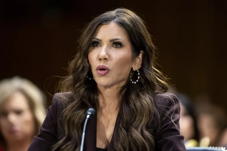 Zovu je 'Ice Barbika': Tko je kontroverzna Kristi o kojoj bruje svjetski mediji i Trump?