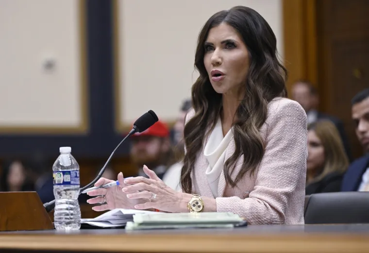 Zovu je 'Ice Barbika': Tko je kontroverzna Kristi o kojoj bruje svjetski mediji i Trump?