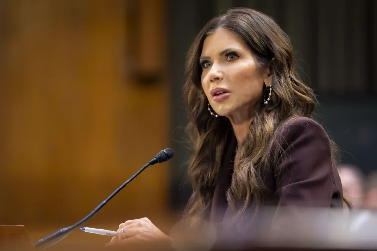 Zovu je 'Ice Barbika': Tko je kontroverzna Kristi o kojoj bruje svjetski mediji i Trump?