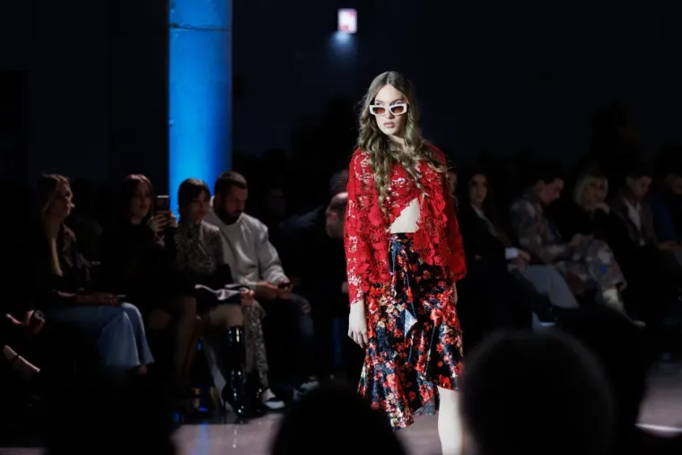 Spektakl u Zadru okupio poznate: Lijepa Laura Gnjatović predvodila manekenke