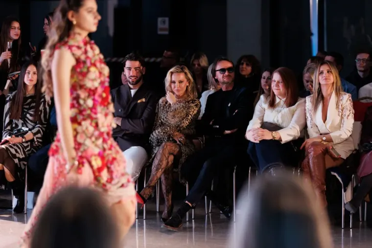 Spektakl u Zadru okupio poznate: Lijepa Laura Gnjatović predvodila manekenke