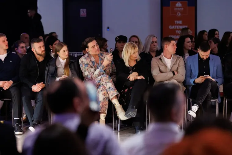 Spektakl u Zadru okupio poznate: Lijepa Laura Gnjatović predvodila manekenke