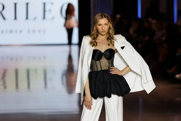 Spektakl u Zadru okupio poznate: Lijepa Laura Gnjatović predvodila manekenke