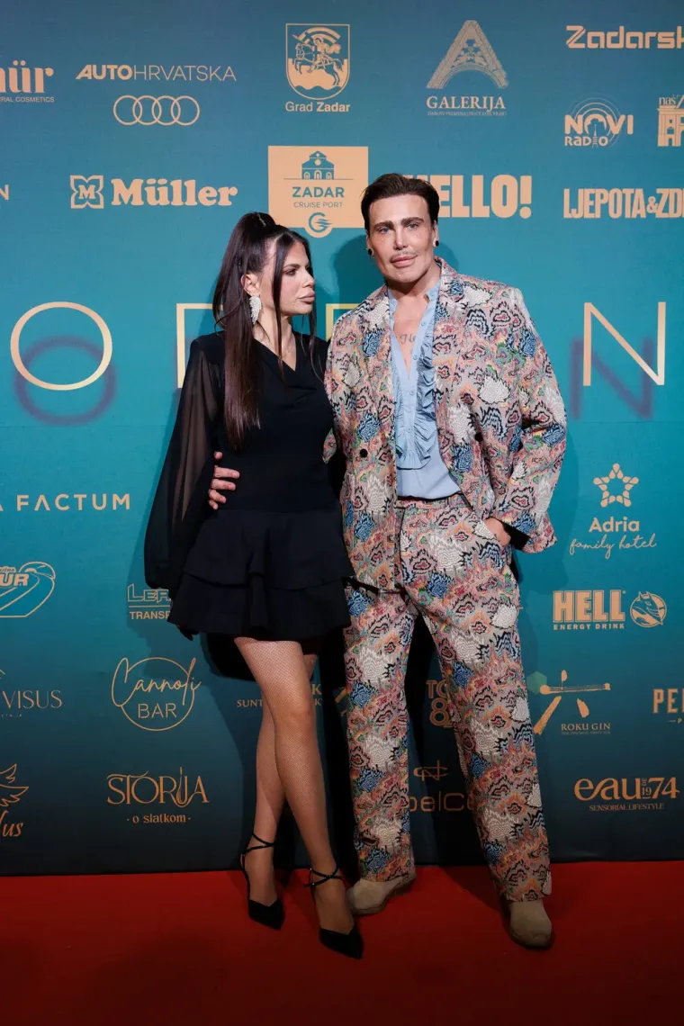 Spektakl u Zadru okupio poznate: Lijepa Laura Gnjatović predvodila manekenke