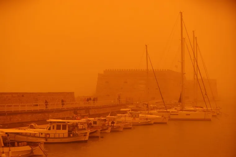 Apokaliptične scene iznad popularnog otoka: 'Ostanite u kućama!'