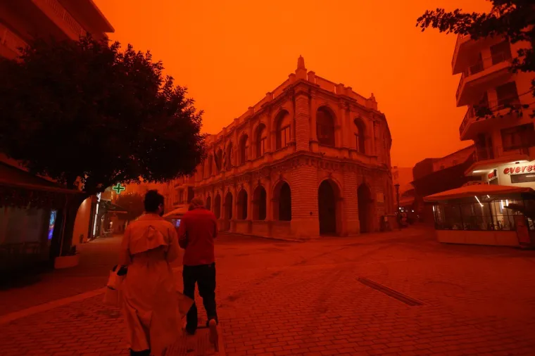 Apokaliptične scene iznad popularnog otoka: 'Ostanite u kućama!'