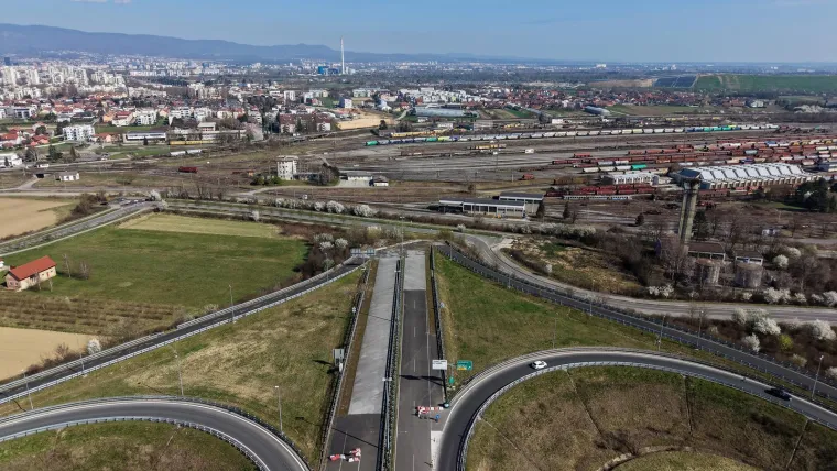 Te&scaron;ko je vjerovati da će iz ove pra&scaron;ine nastati spojnica koja će olak&scaron;ati život tisućama Zagrepčana