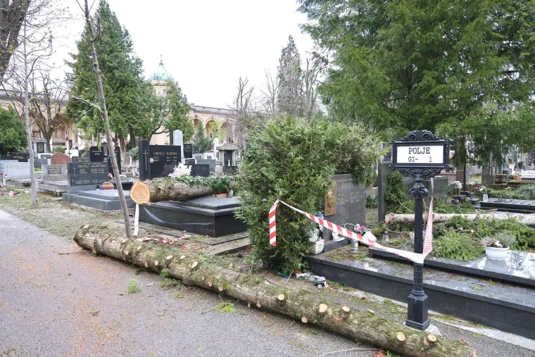 Uni&scaron;teni spomenici i neprepoznatljiv Mirogoj nakon oluje: Toma&scaron;ević najavio pomoć građanima