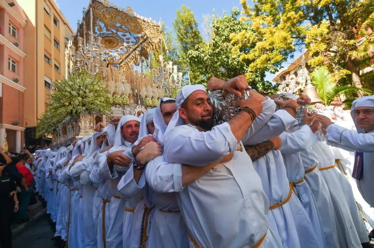 I ovako se slavi Uskrs u srcu Europe: Prizor na prvu zbunjuje, ali nema nikakve veze s mržnjom