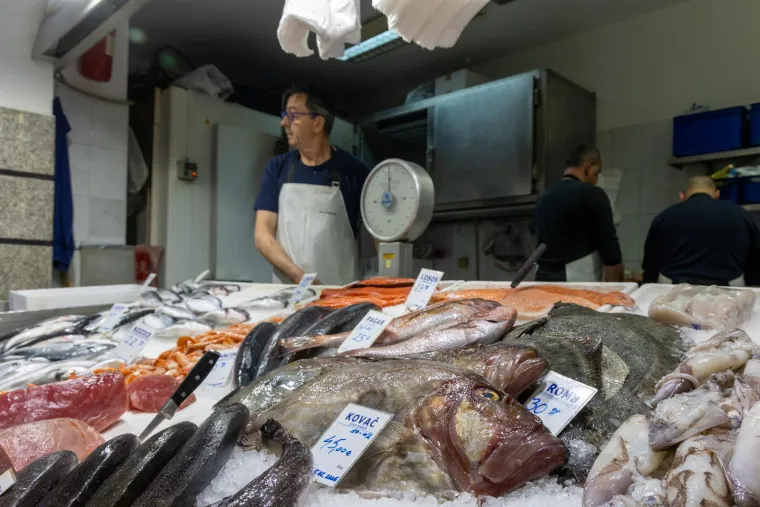 Ponuda riba na Veliki petak nikad veća, a kupaca nikad manje: Pogledajte ove cijene