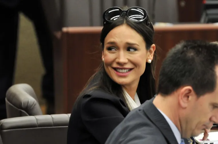 Organizirala orgije i izvodila striptiz obučena u časnu: Uspon i pad Berlusconijeve miljenice