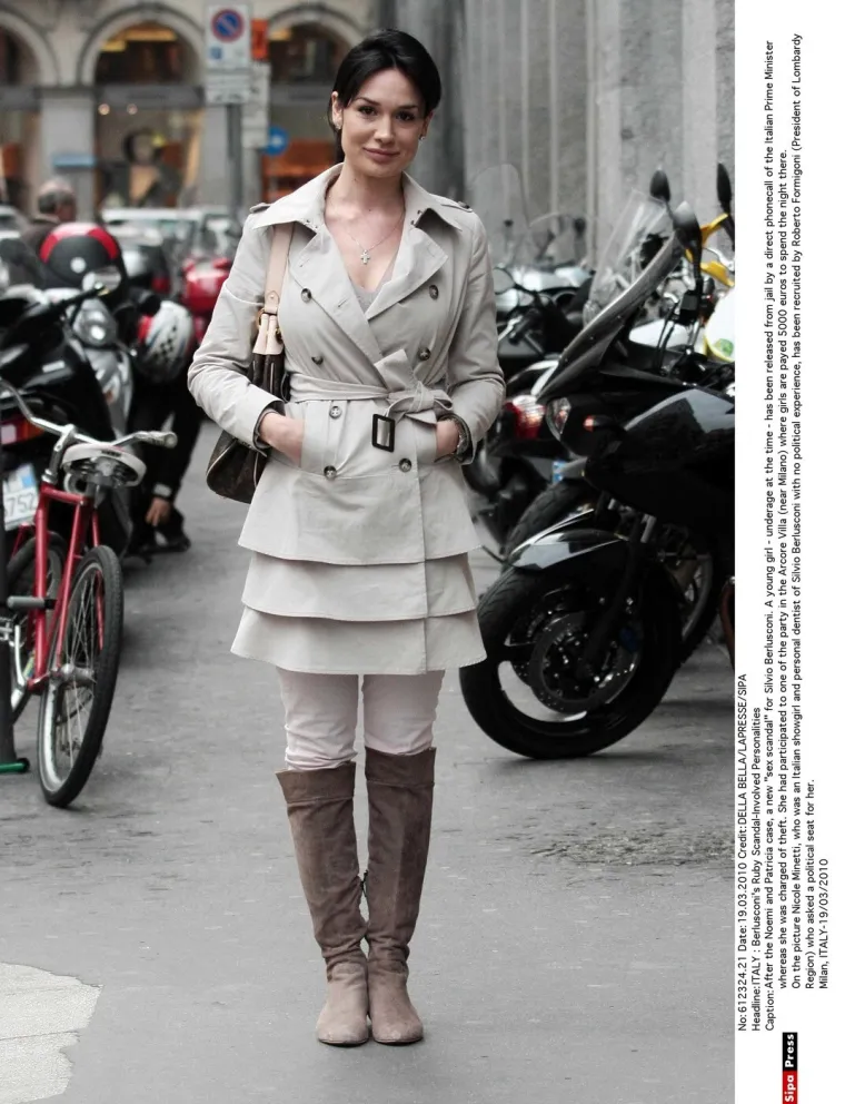 Organizirala orgije i izvodila striptiz obučena u časnu: Uspon i pad Berlusconijeve miljenice