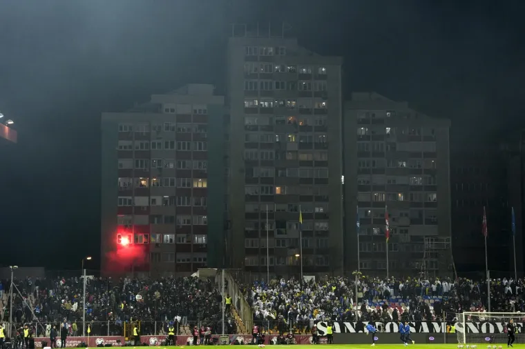 Slike spektakularne bakljade u Zenici obi&scaron;le svijet: Otkrivena pozadina priče