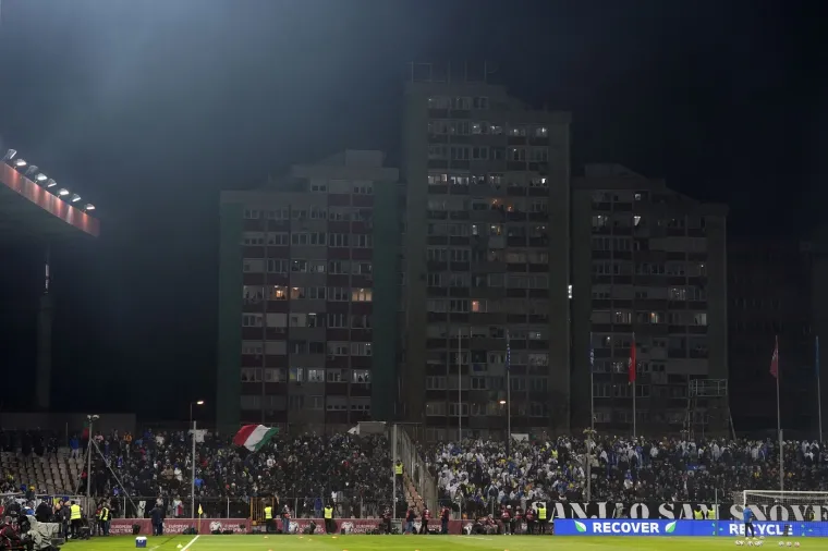 Slike spektakularne bakljade u Zenici obi&scaron;le svijet: Otkrivena pozadina priče