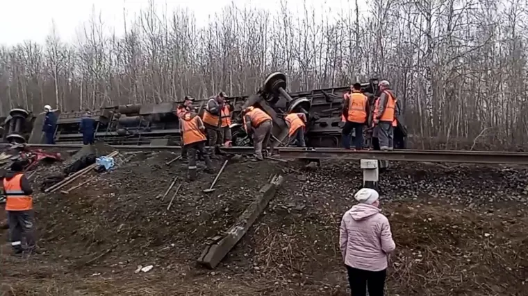 Vlak s 415 putnika iskočio iz tračnica! Vagoni se prevrnuli, vi&scaron;e desetaka ozlijeđenih