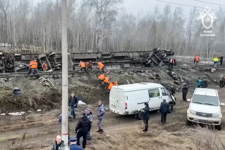 Vlak s 415 putnika iskočio iz tračnica! Vagoni se prevrnuli, vi&scaron;e desetaka ozlijeđenih