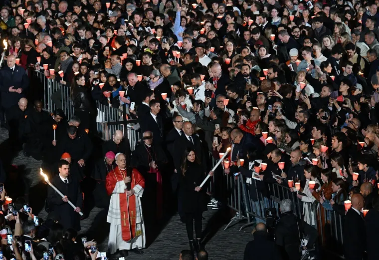 Papa Lav nosio križ na Veliki petak: Izrekao riječi koje će odjeknuti svijetom: 'Odgovarat će!'
