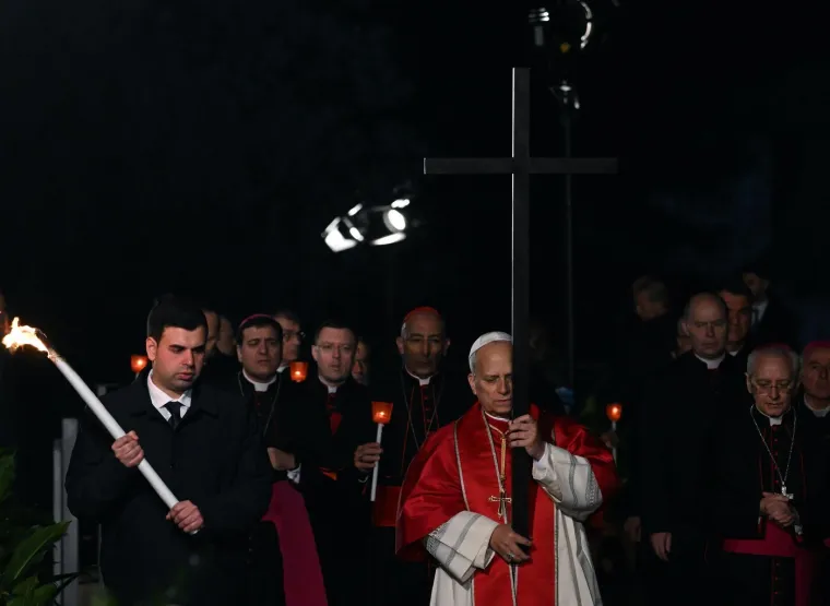 Papa Lav nosio križ na Veliki petak: Izrekao riječi koje će odjeknuti svijetom: 'Odgovarat će!'