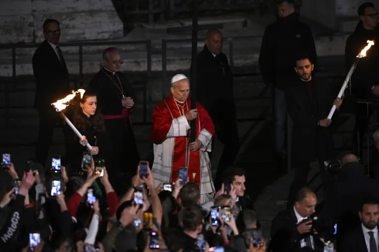 Papa Lav nosio križ na Veliki petak: Izrekao riječi koje će odjeknuti svijetom: 'Odgovarat će!'