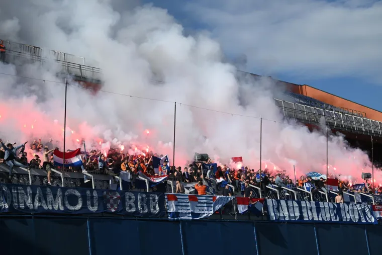 Traper jakne i spitke uz kultne transparente: Evo kako su Boysi podsjetili na kraj 80-ih