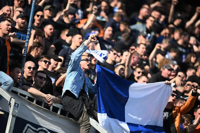 Traper jakne i spitke uz kultne transparente: Evo kako su Boysi podsjetili na kraj 80-ih