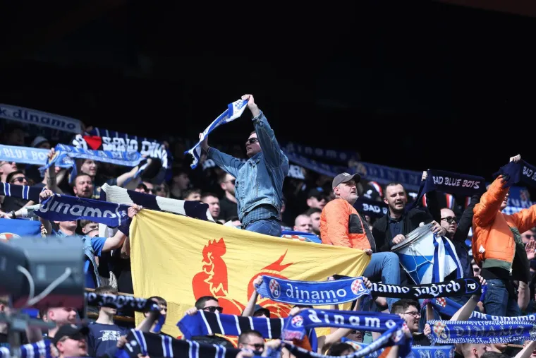 Traper jakne i spitke uz kultne transparente: Evo kako su Boysi podsjetili na kraj 80-ih